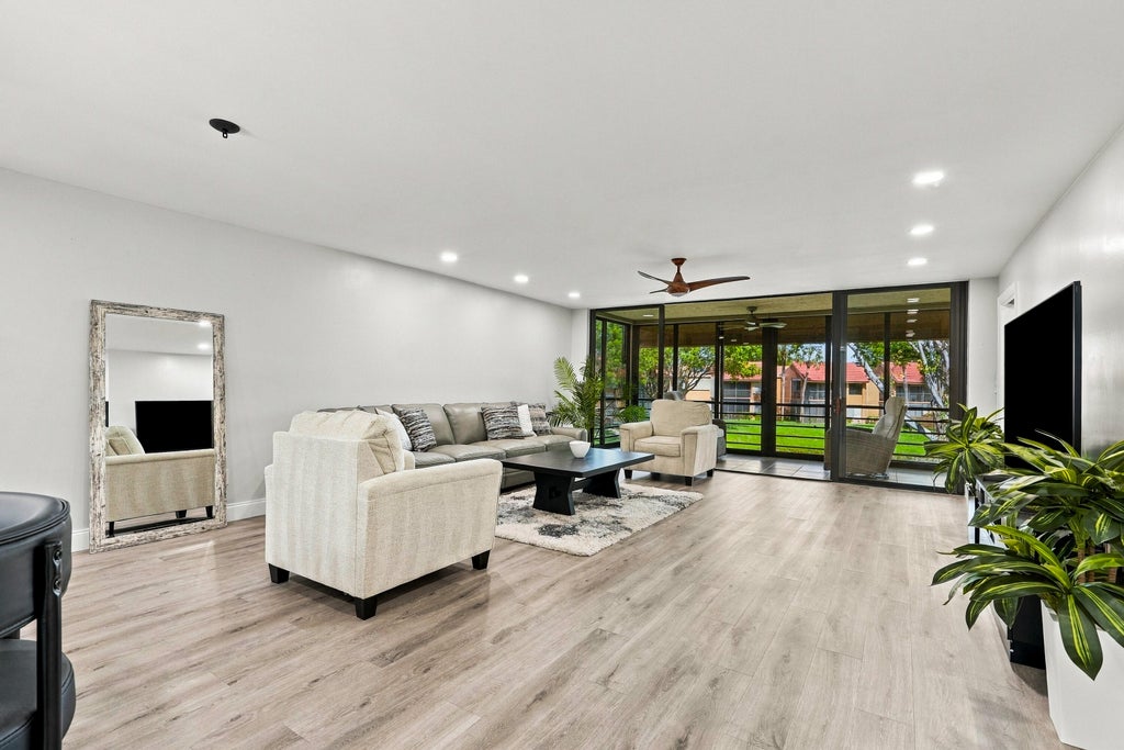 Photo of 11172 GREEN LAKE Drive #203, Boynton Beach, FL 33437 (MLS # B26086164)