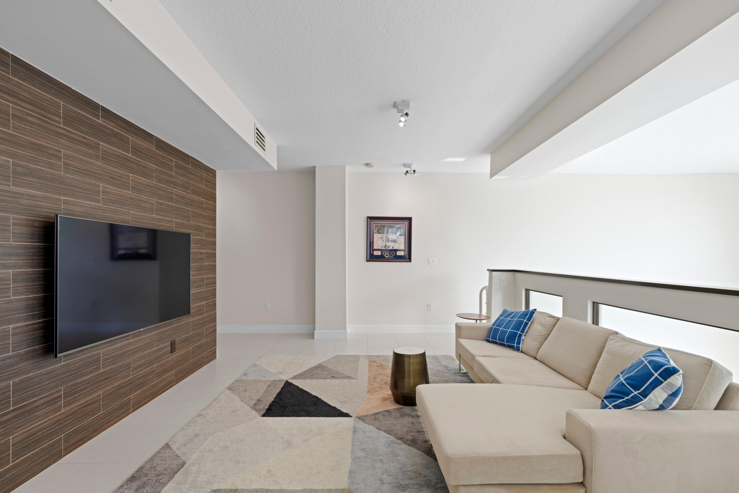 LAKE AVENUE LOFTS CONDO - Residential