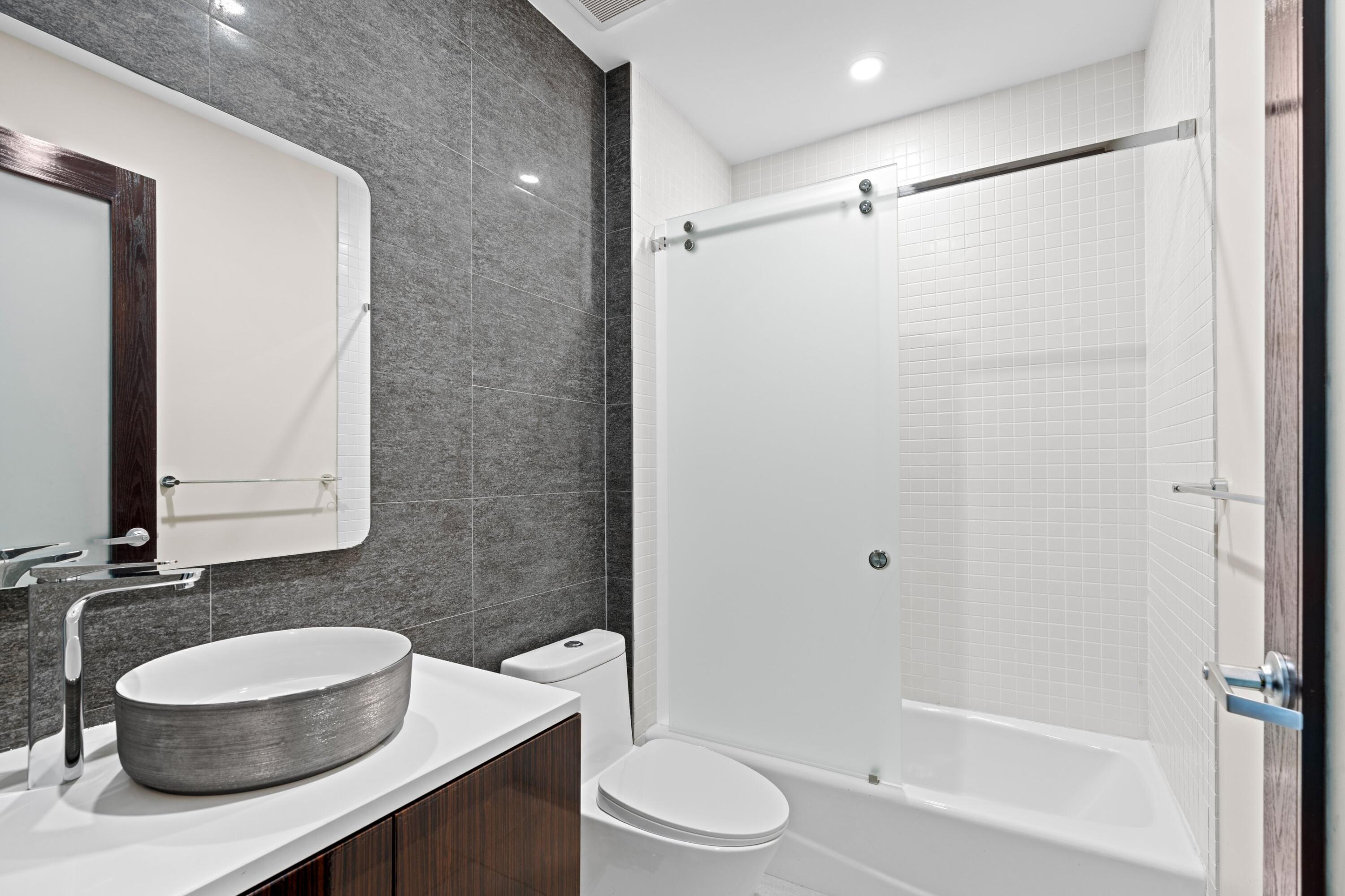 LAKE AVENUE LOFTS CONDO - Residential