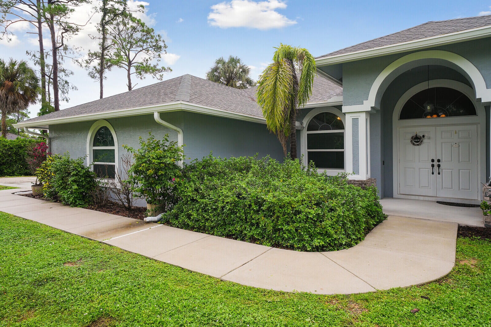 Properties 16395 E HIALEAH Drive E