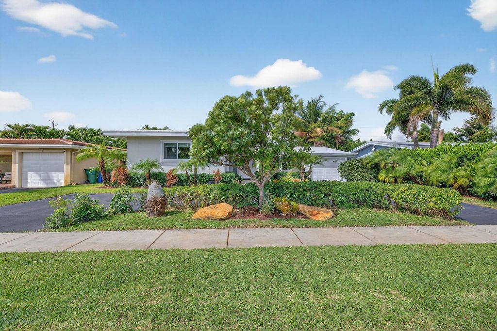 Photo of 4781 NE 4th Avenue, Oakland Park, FL 33334 (MLS # F10556701)