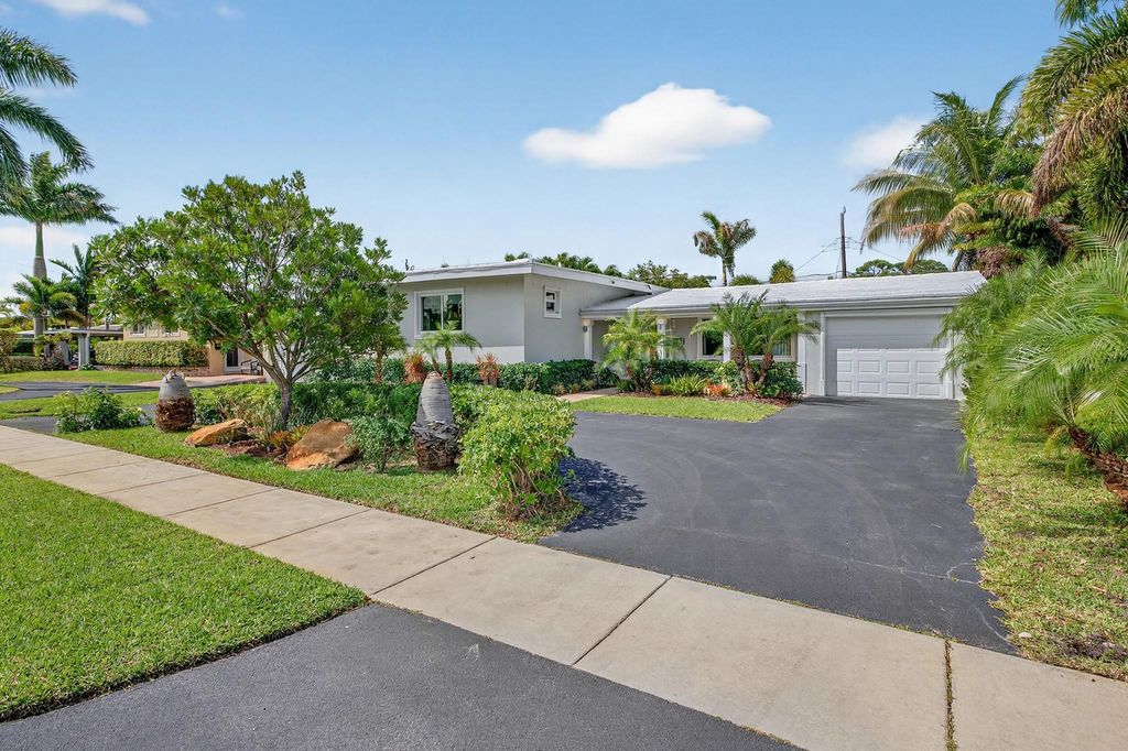 Photo of 4781 NE 4th Avenue, Oakland Park, FL 33334 (MLS # F10556701)