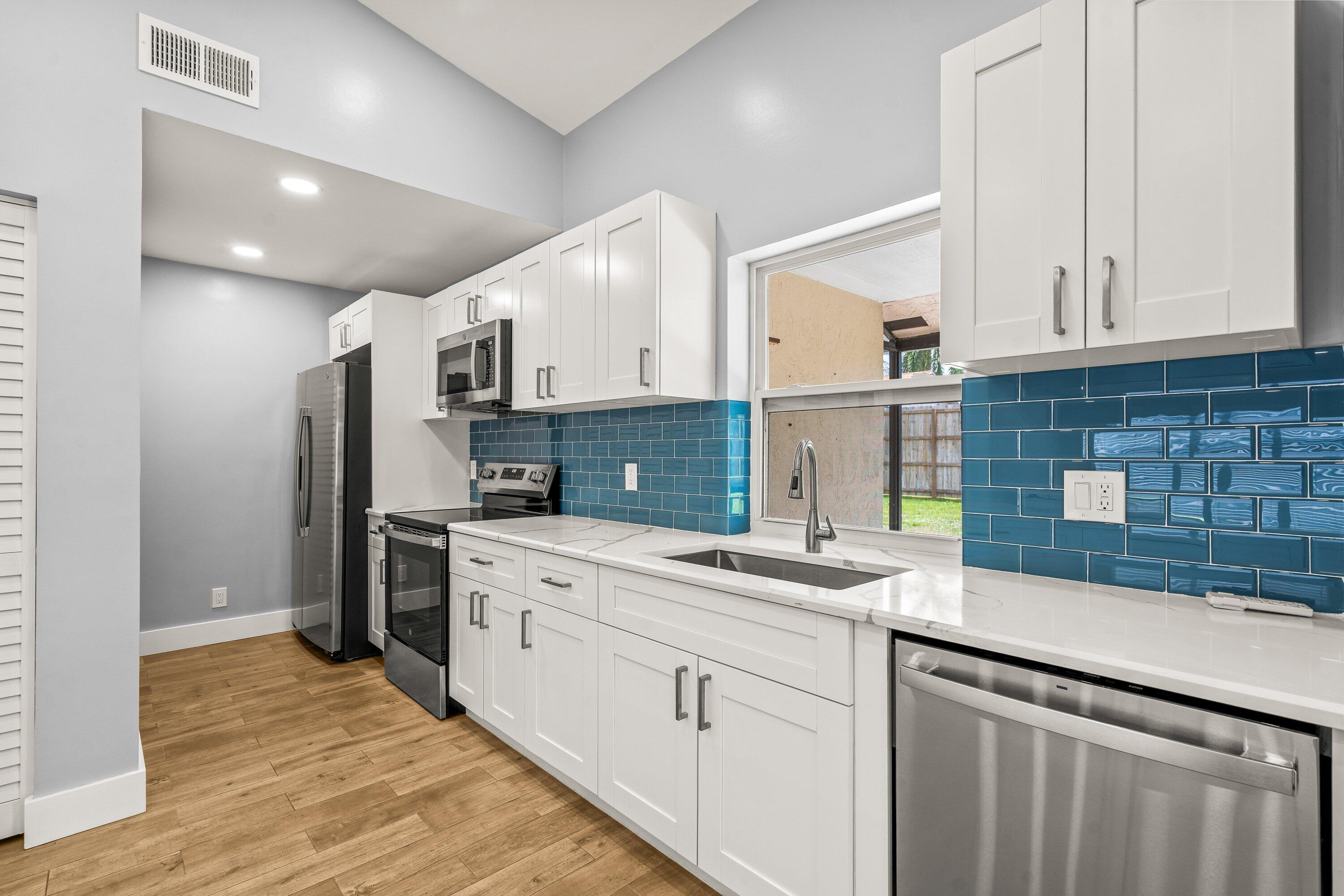 SKY LAKE - Residential