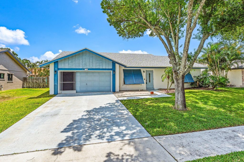 Photo of 1146 NW 10th Street, Boynton Beach, FL 33426 (MLS # B26021385)