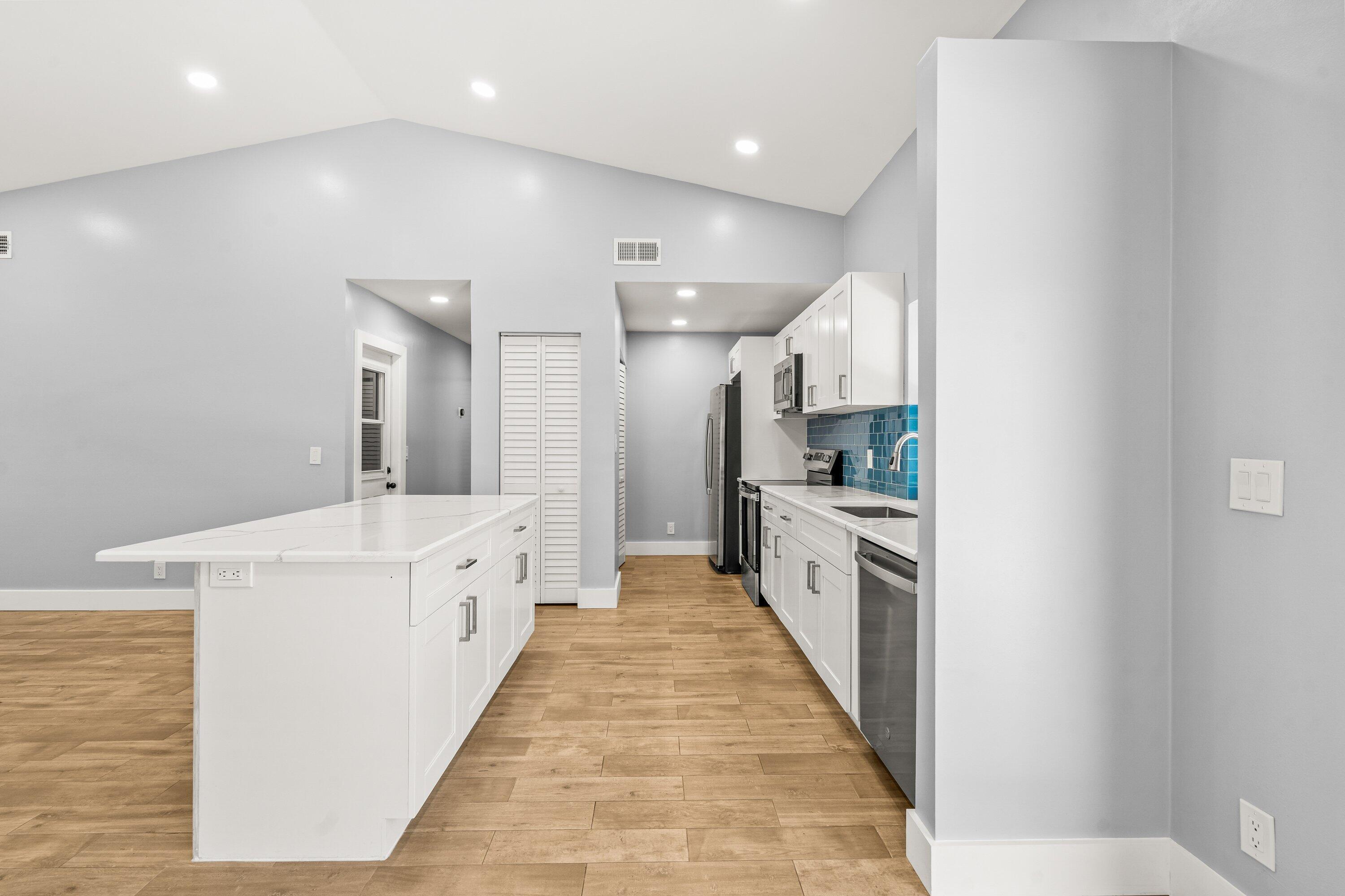 SKY LAKE - Residential