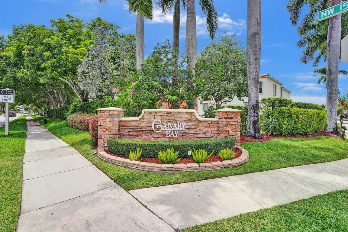 TOWNGATE - Residential Lease