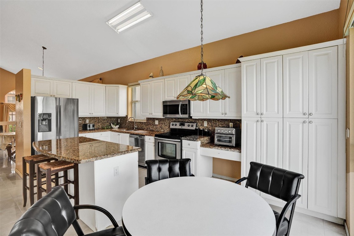 TOWNGATE - Residential Lease