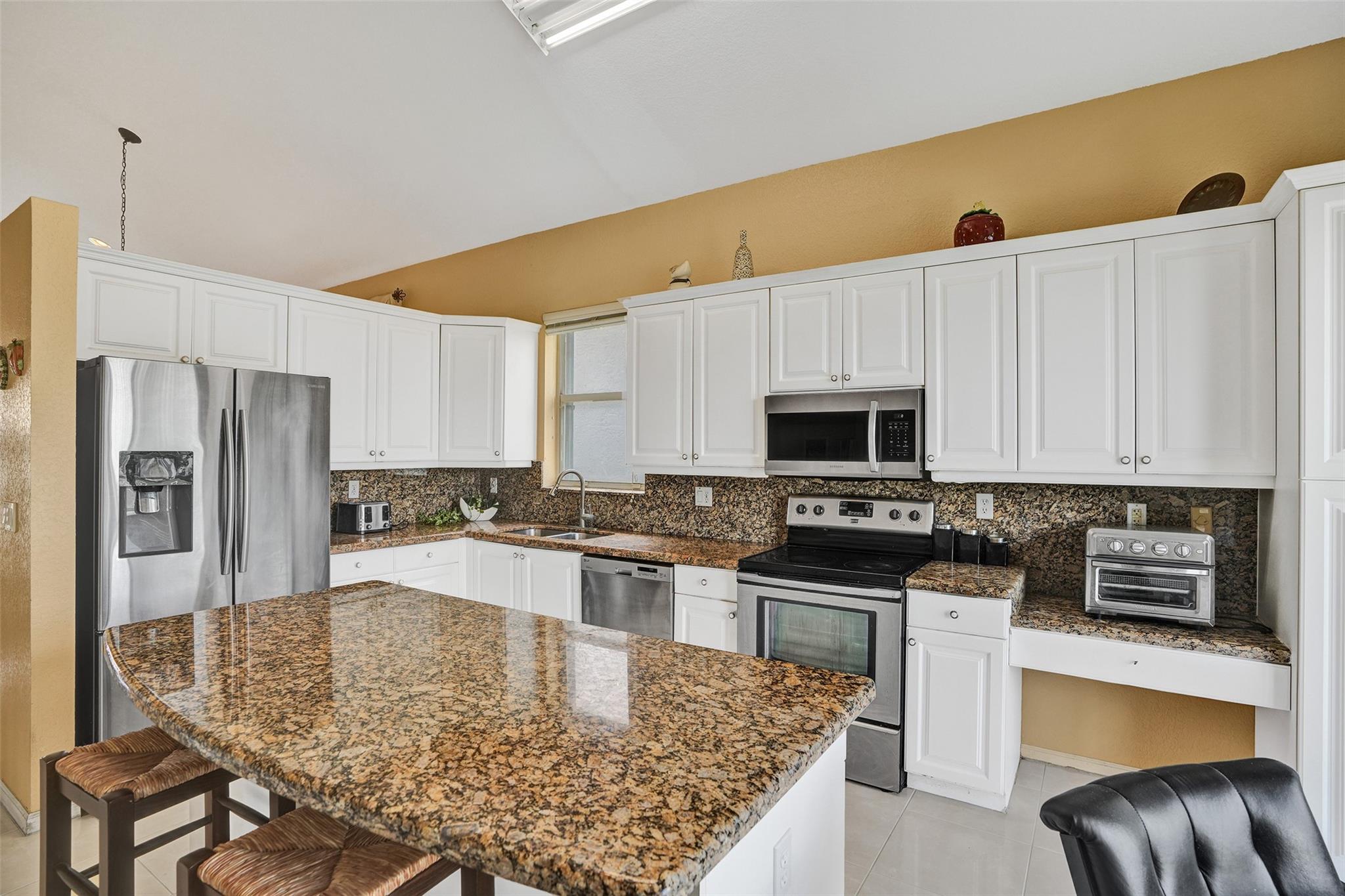 TOWNGATE - Residential Lease