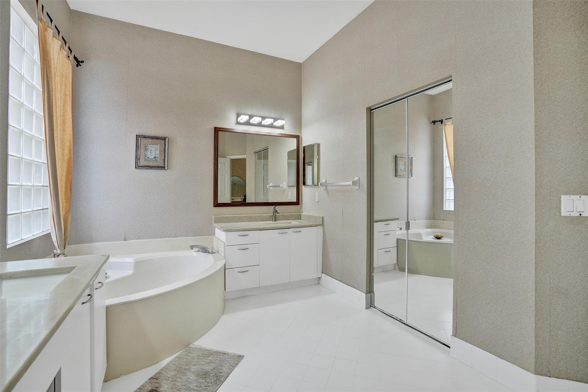 TOWNGATE - Residential Lease