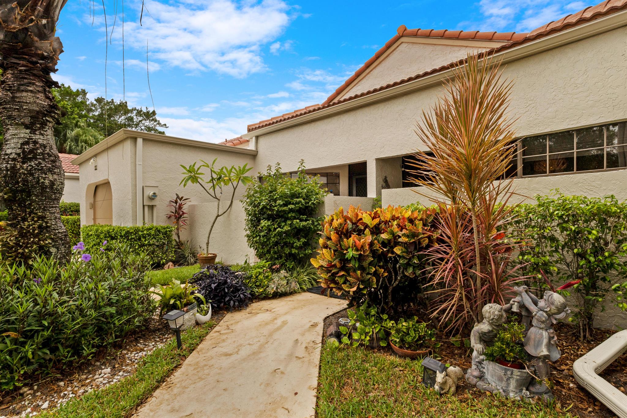 5914 Parkwalk Circle W