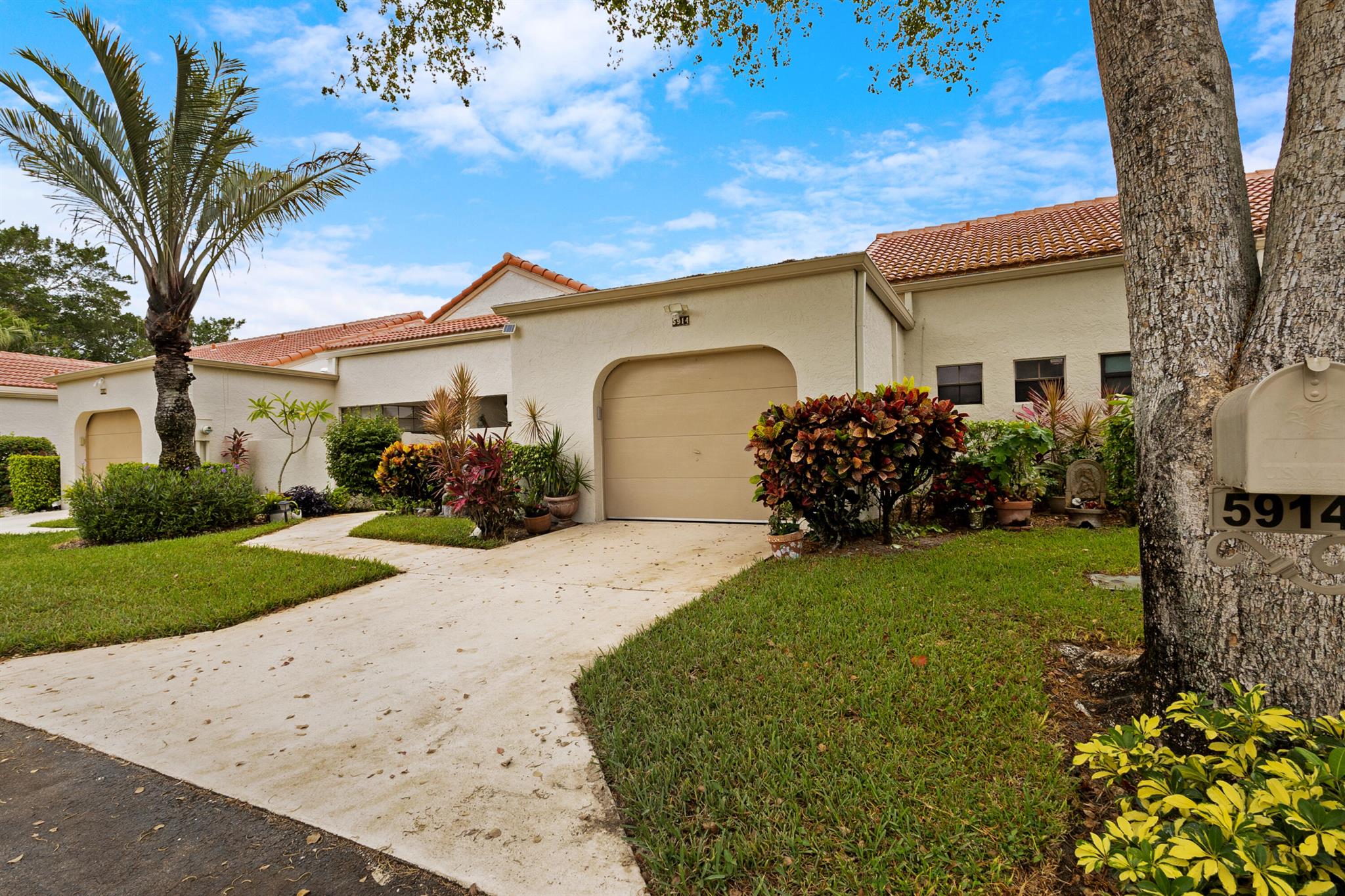 5914 Parkwalk Circle W