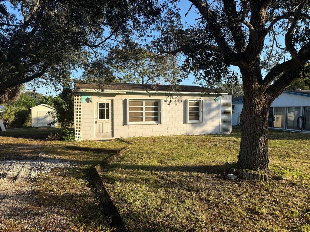 Photo of 332 24th Pl, Vero Beach, FL 32962 (MLS # F10539896)