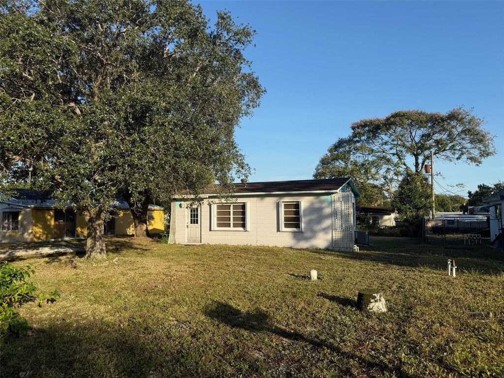 Photo of 332 24th Pl, Vero Beach, FL 32962 (MLS # F10539896)