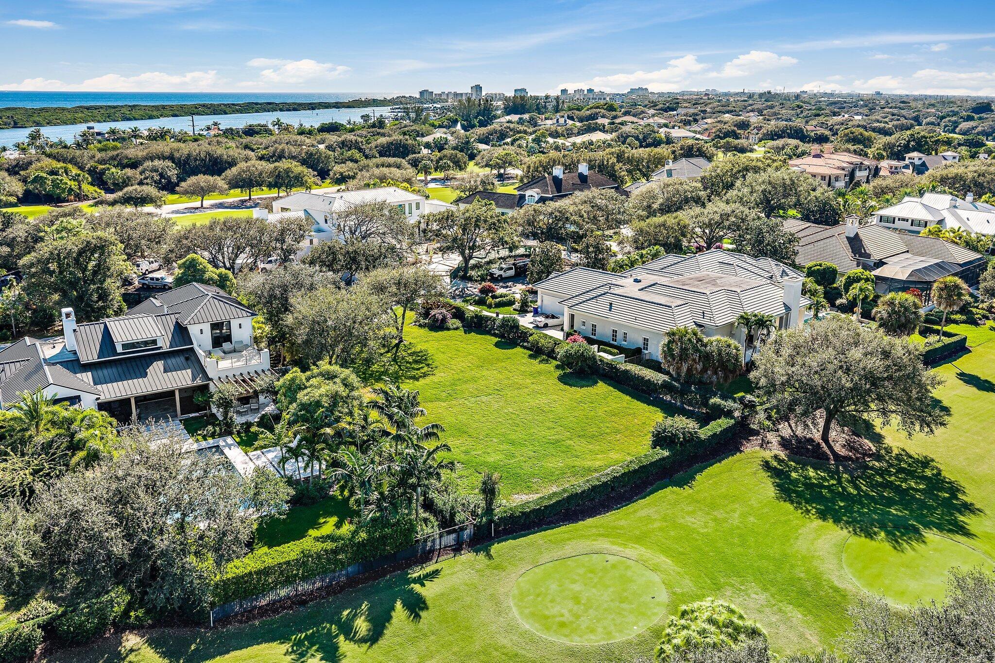 JUPITER HILLS VILLAGE - Residential