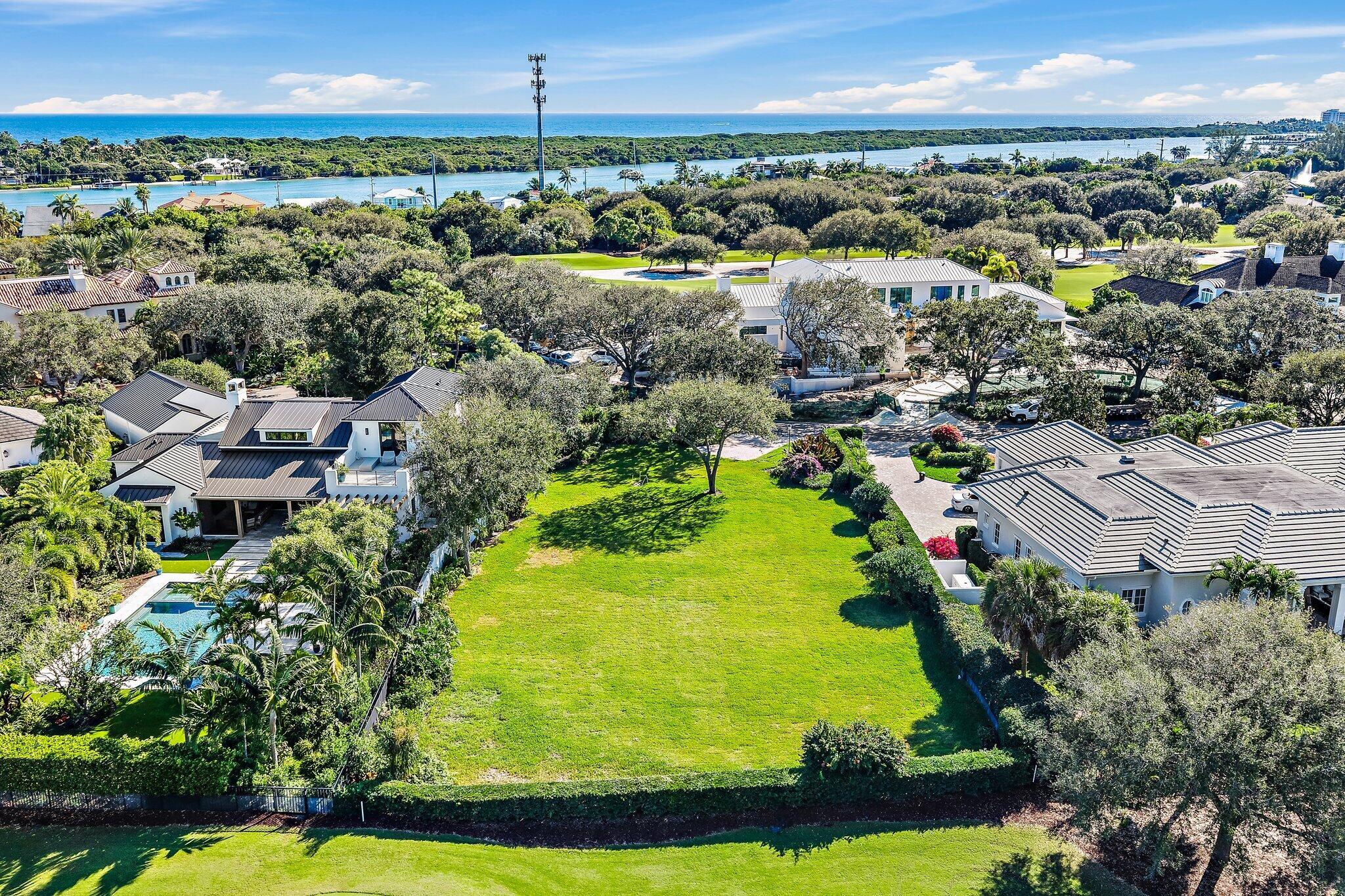 JUPITER HILLS VILLAGE - Residential