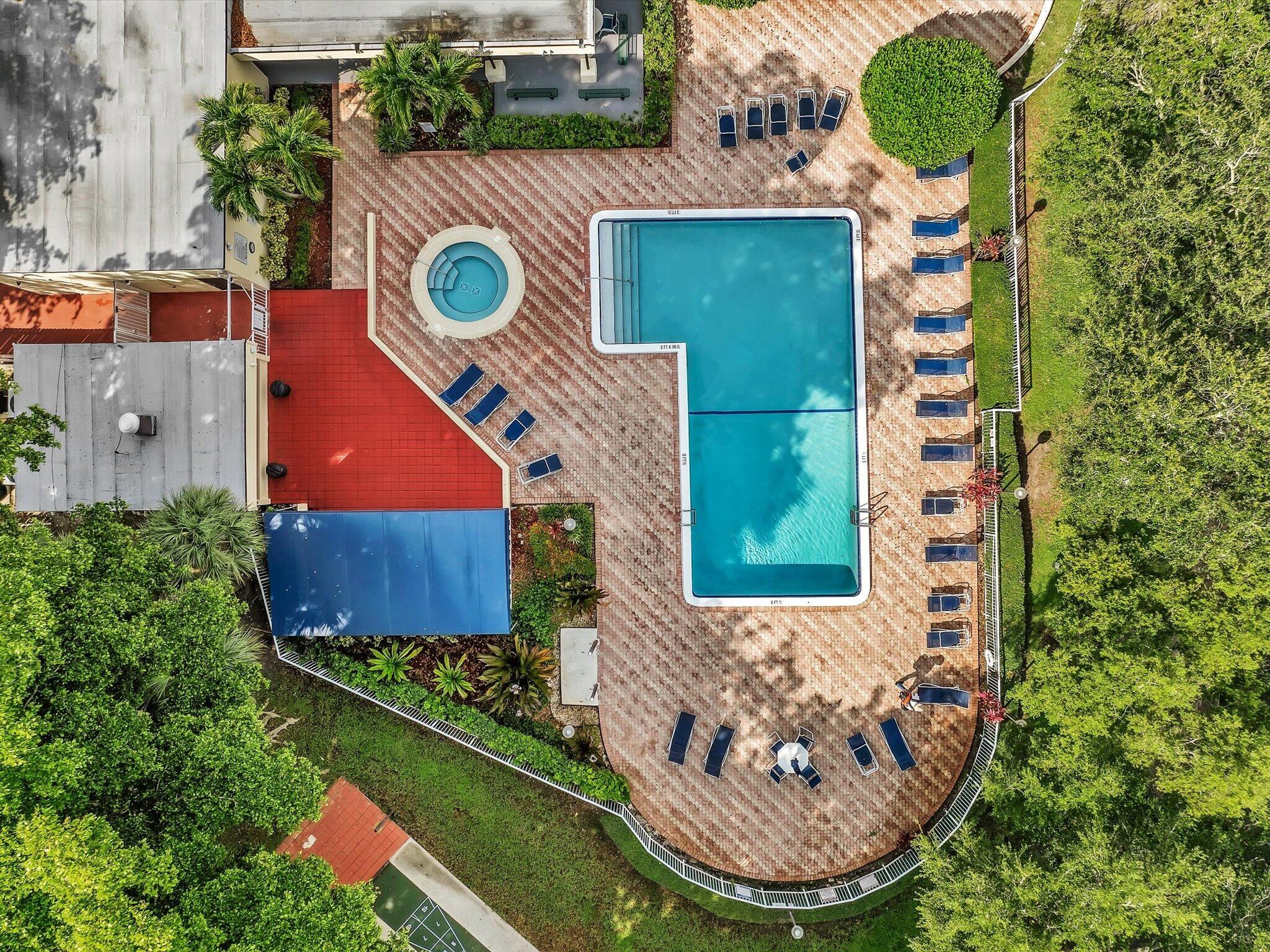 MEADOWRIDGE EAST CONDO - Residential