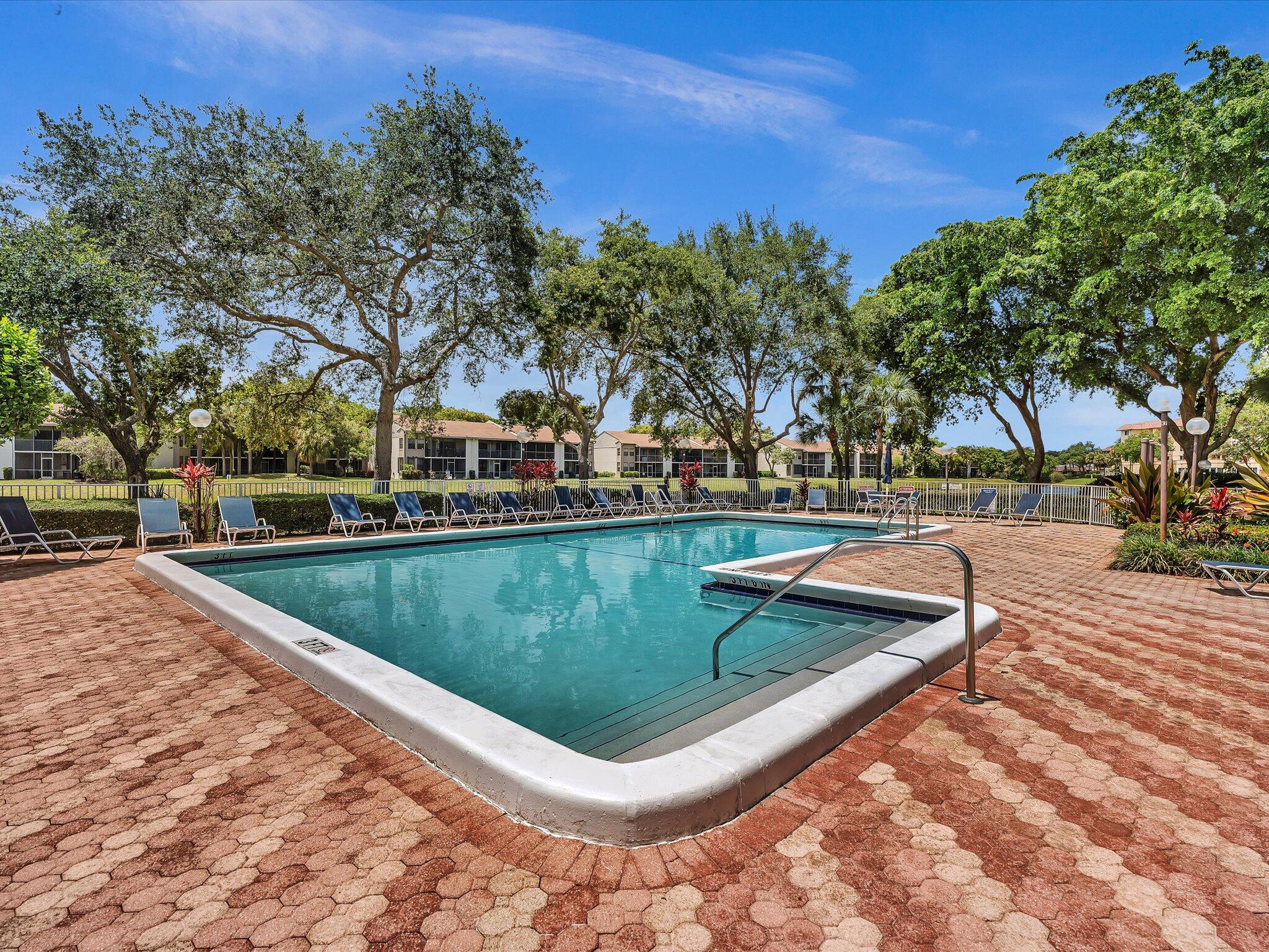 MEADOWRIDGE EAST CONDO - Residential