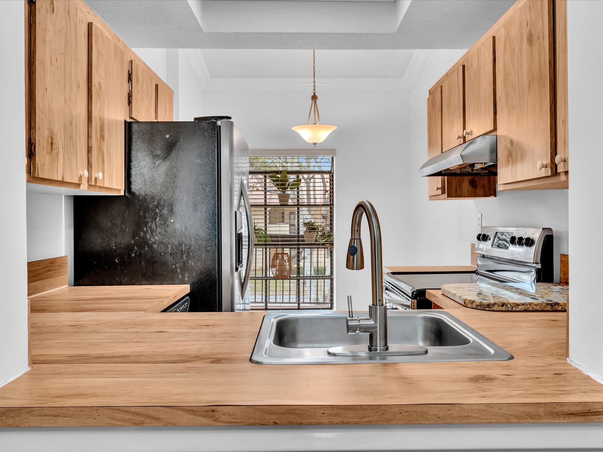 MEADOWRIDGE EAST CONDO - Residential