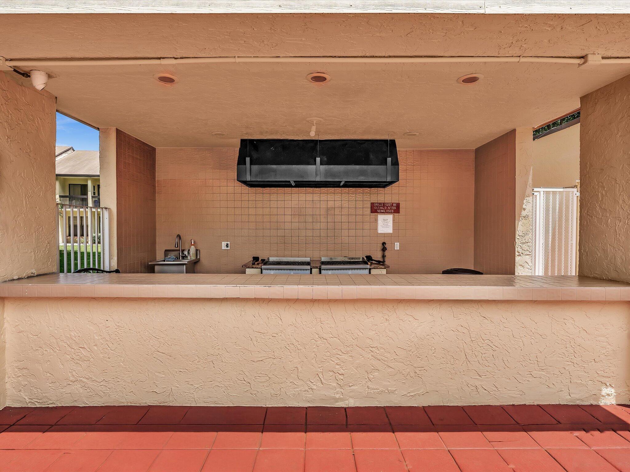 MEADOWRIDGE EAST CONDO - Residential