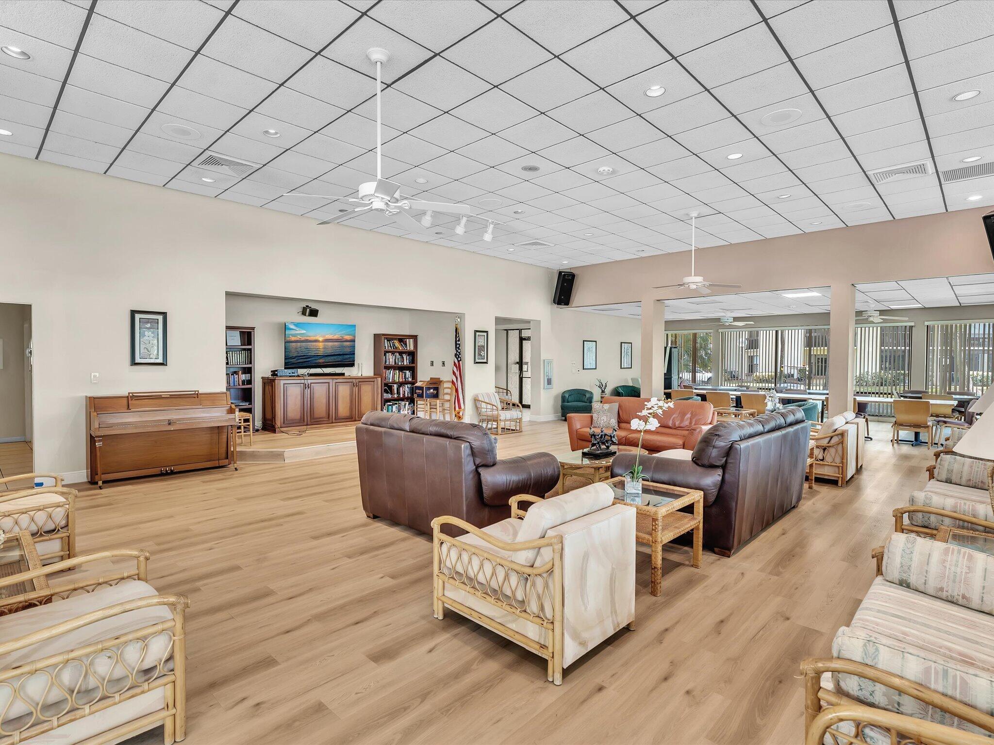 MEADOWRIDGE EAST CONDO - Residential