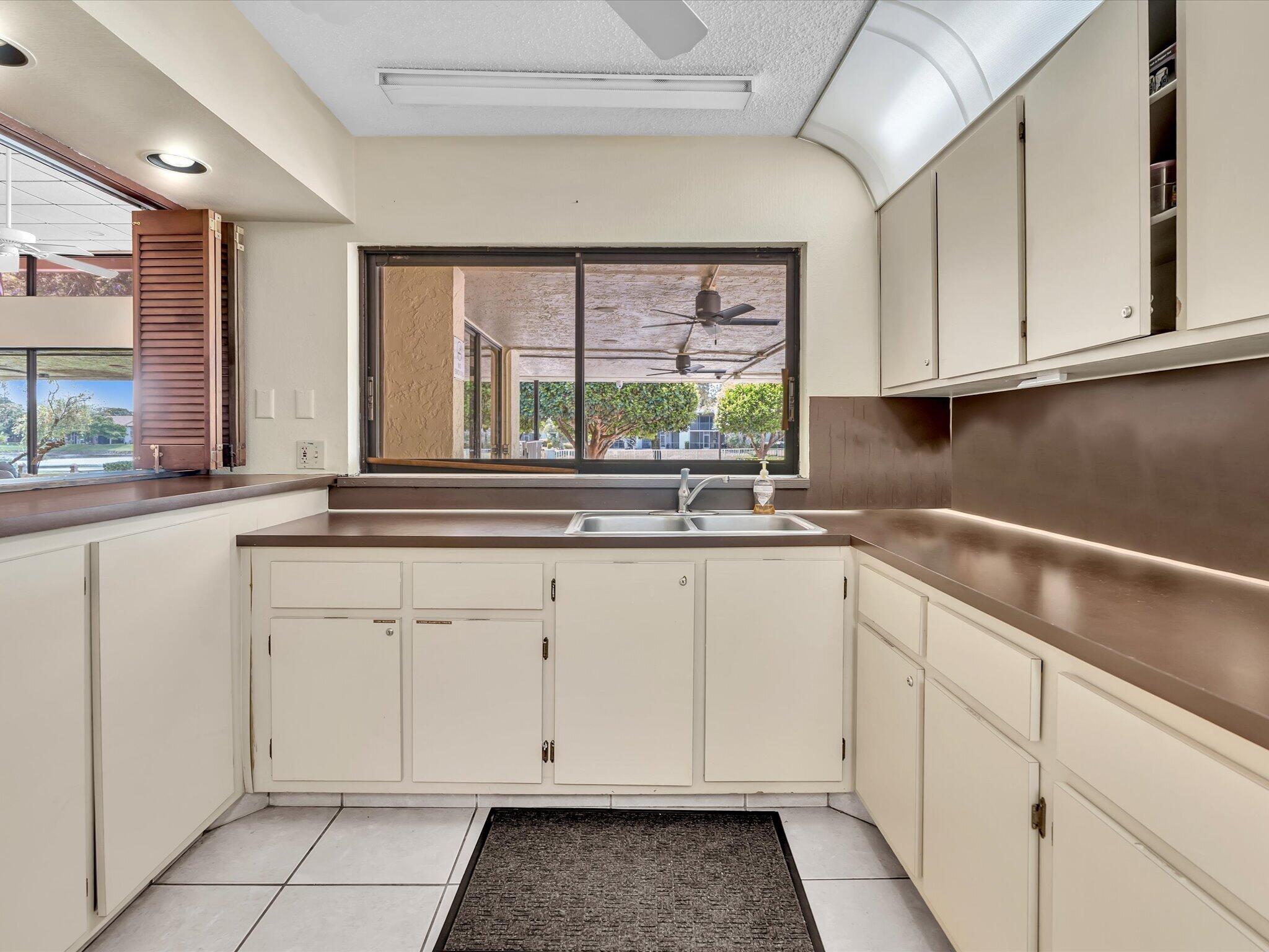 MEADOWRIDGE EAST CONDO - Residential