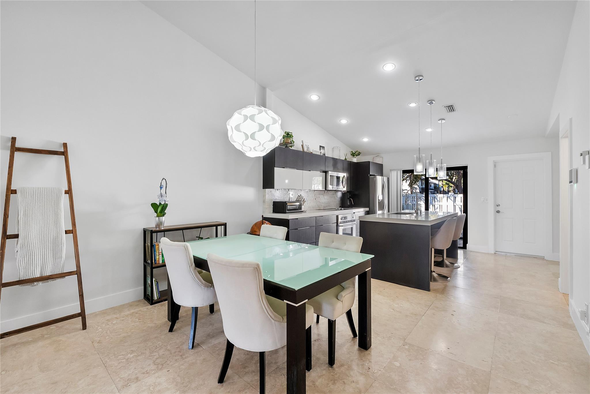 GINGER TREE - Residential