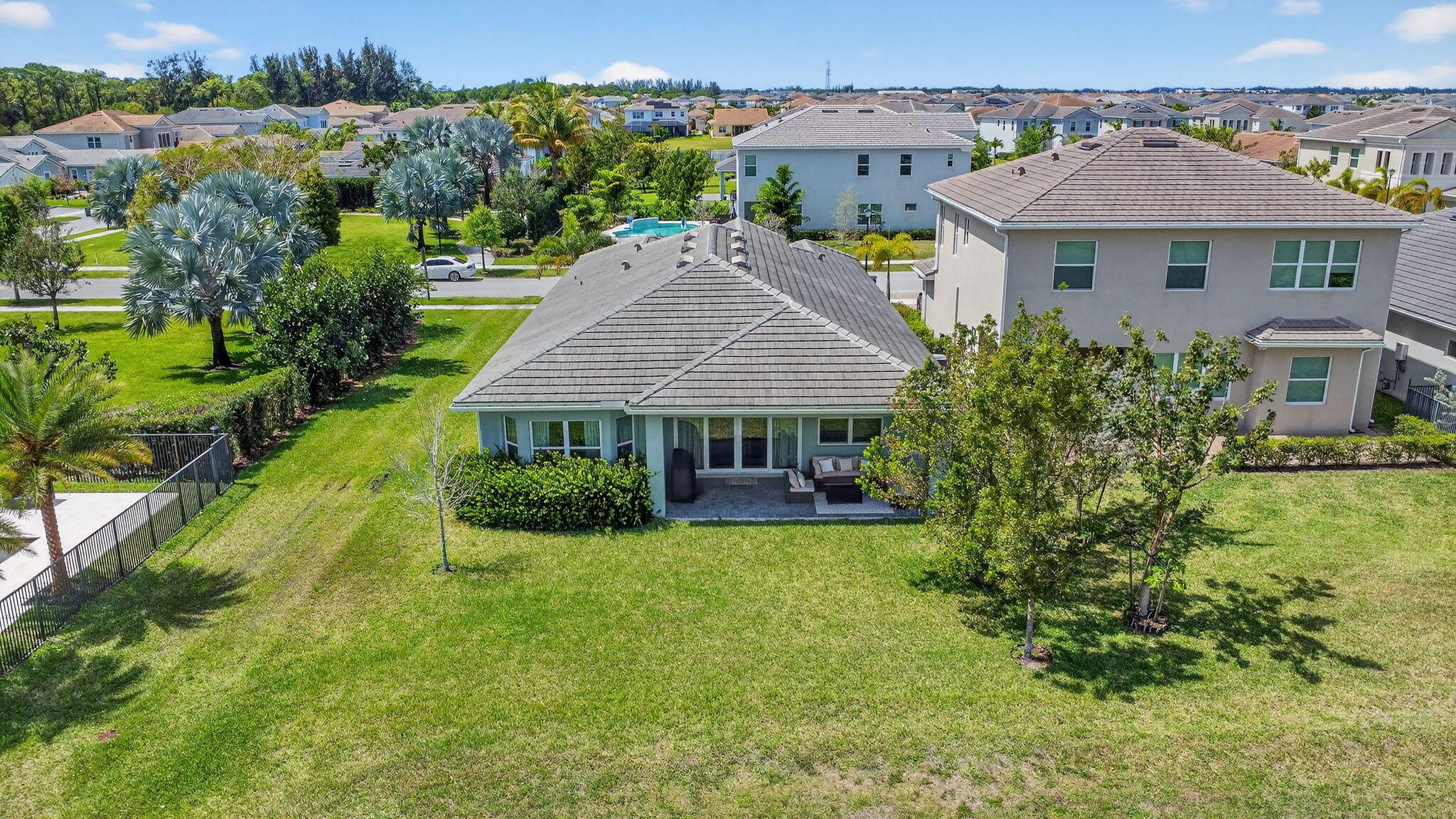 GROVES OF WESTLAKE - Residential Lease