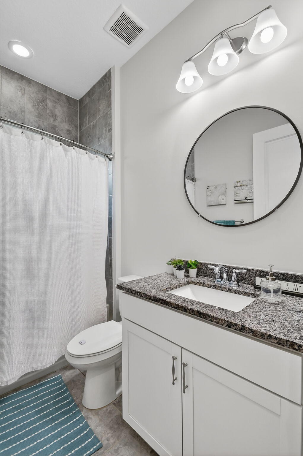 GROVES OF WESTLAKE - Residential Lease