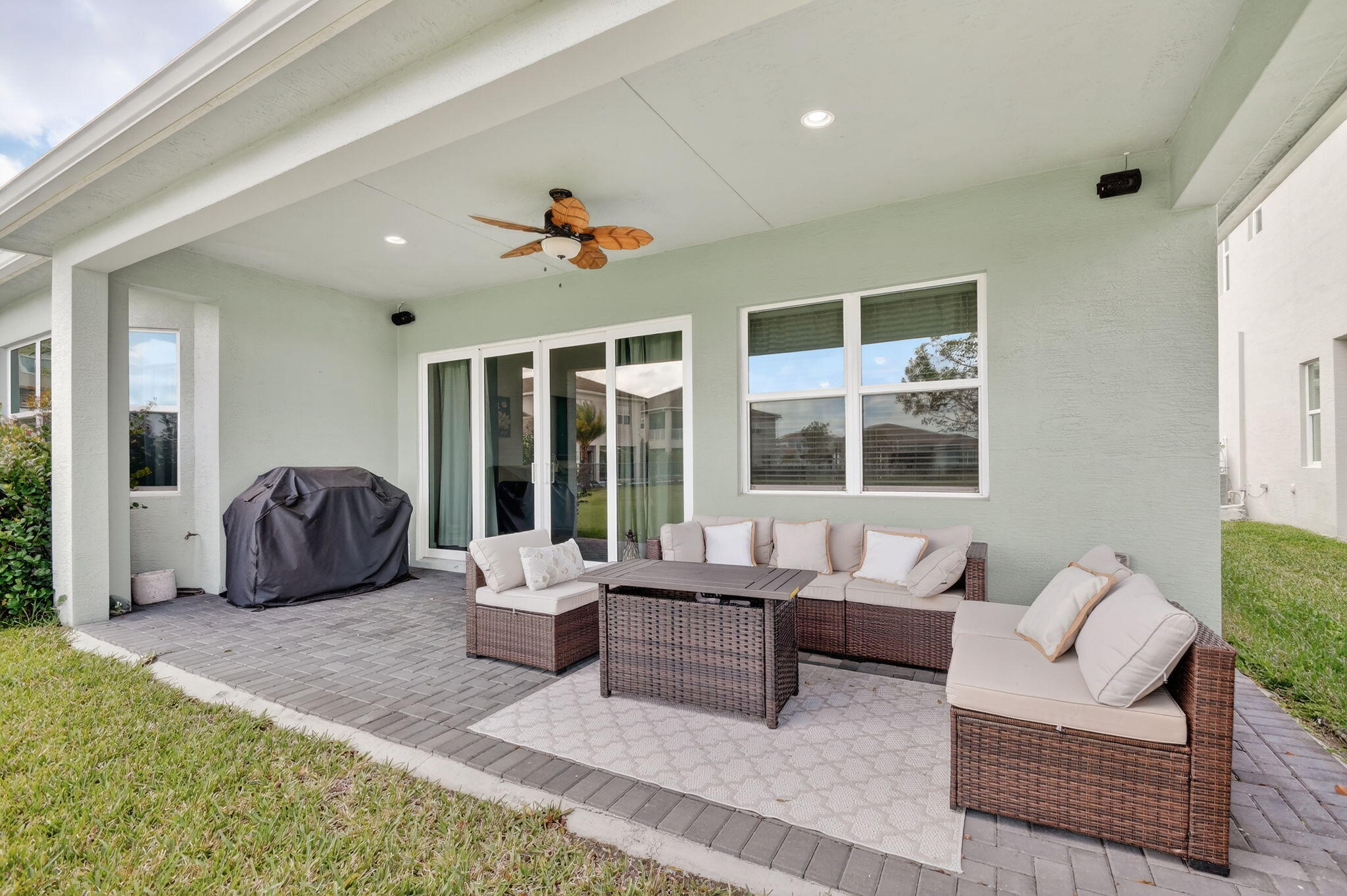 GROVES OF WESTLAKE - Residential Lease