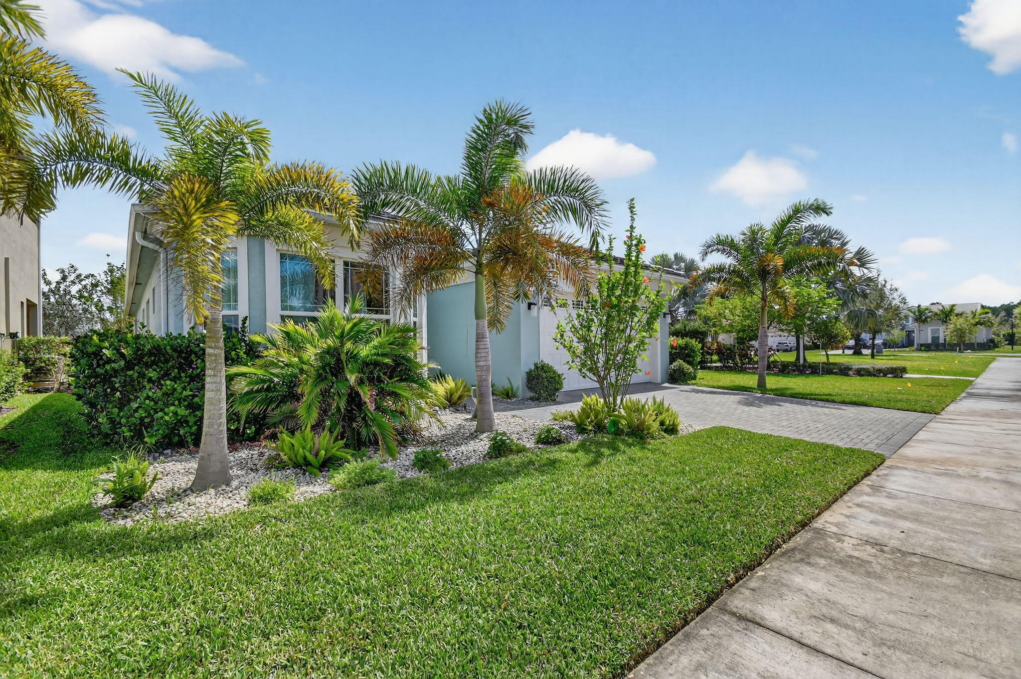 GROVES OF WESTLAKE - Residential Lease