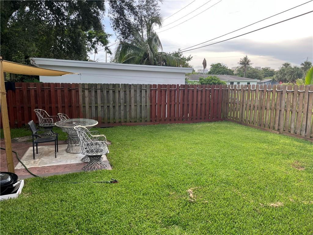 Poinciana Park 5-17 B - Residential