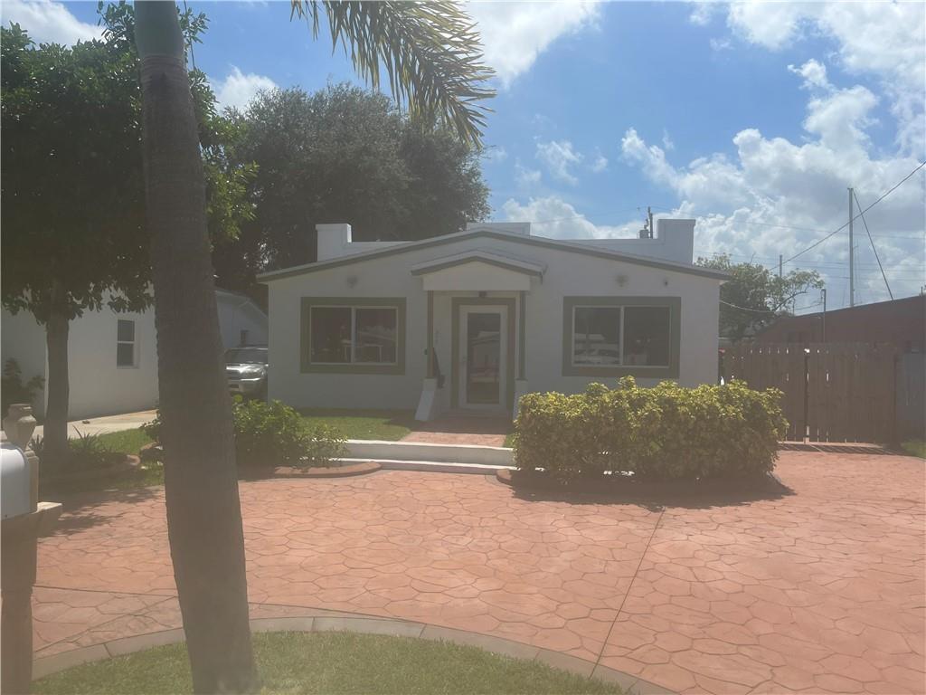 Poinciana Park 5-17 B - Residential