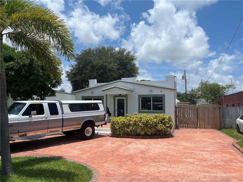 Poinciana Park 5-17 B - Residential