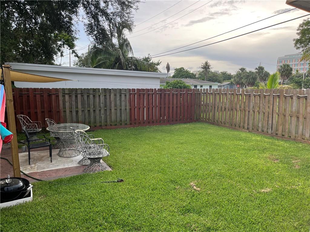 Poinciana Park 5-17 B - Residential