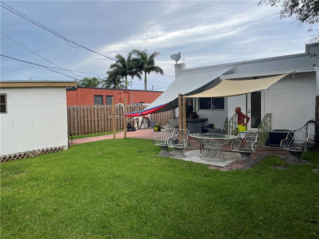 Poinciana Park 5-17 B - Residential