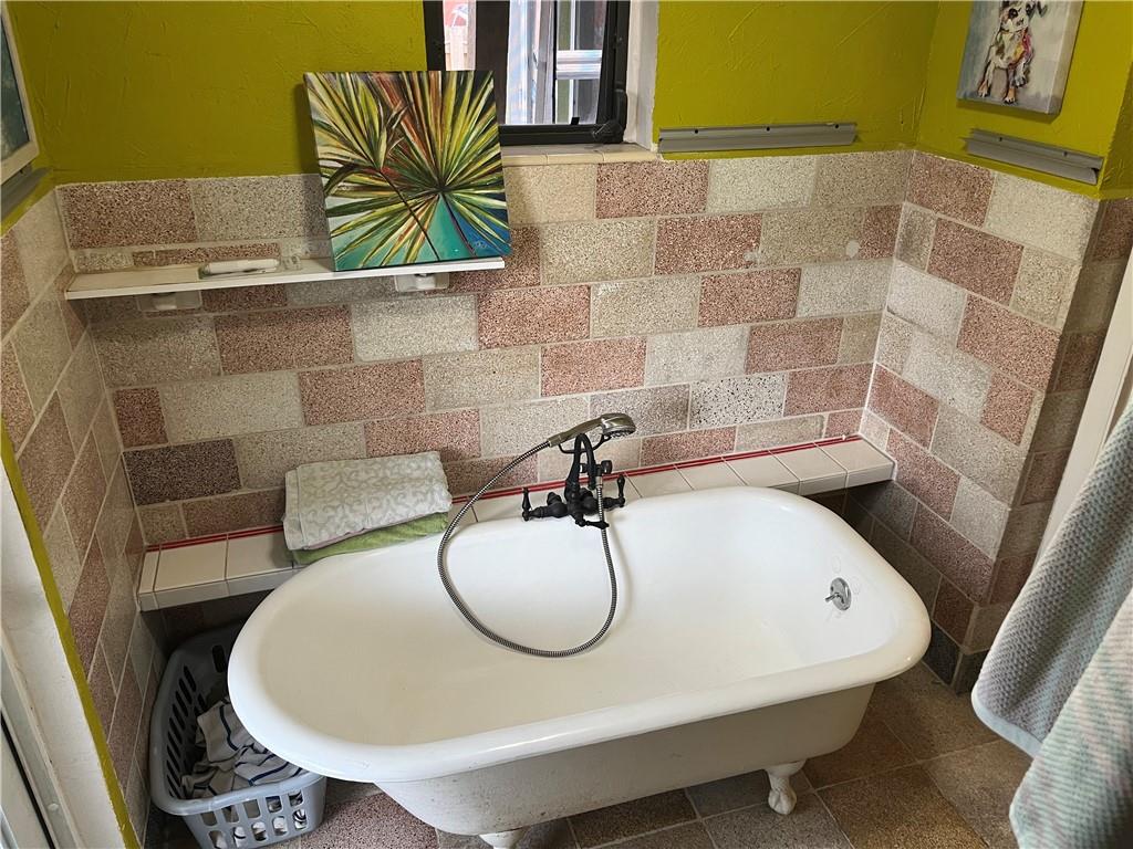 Poinciana Park 5-17 B - Residential