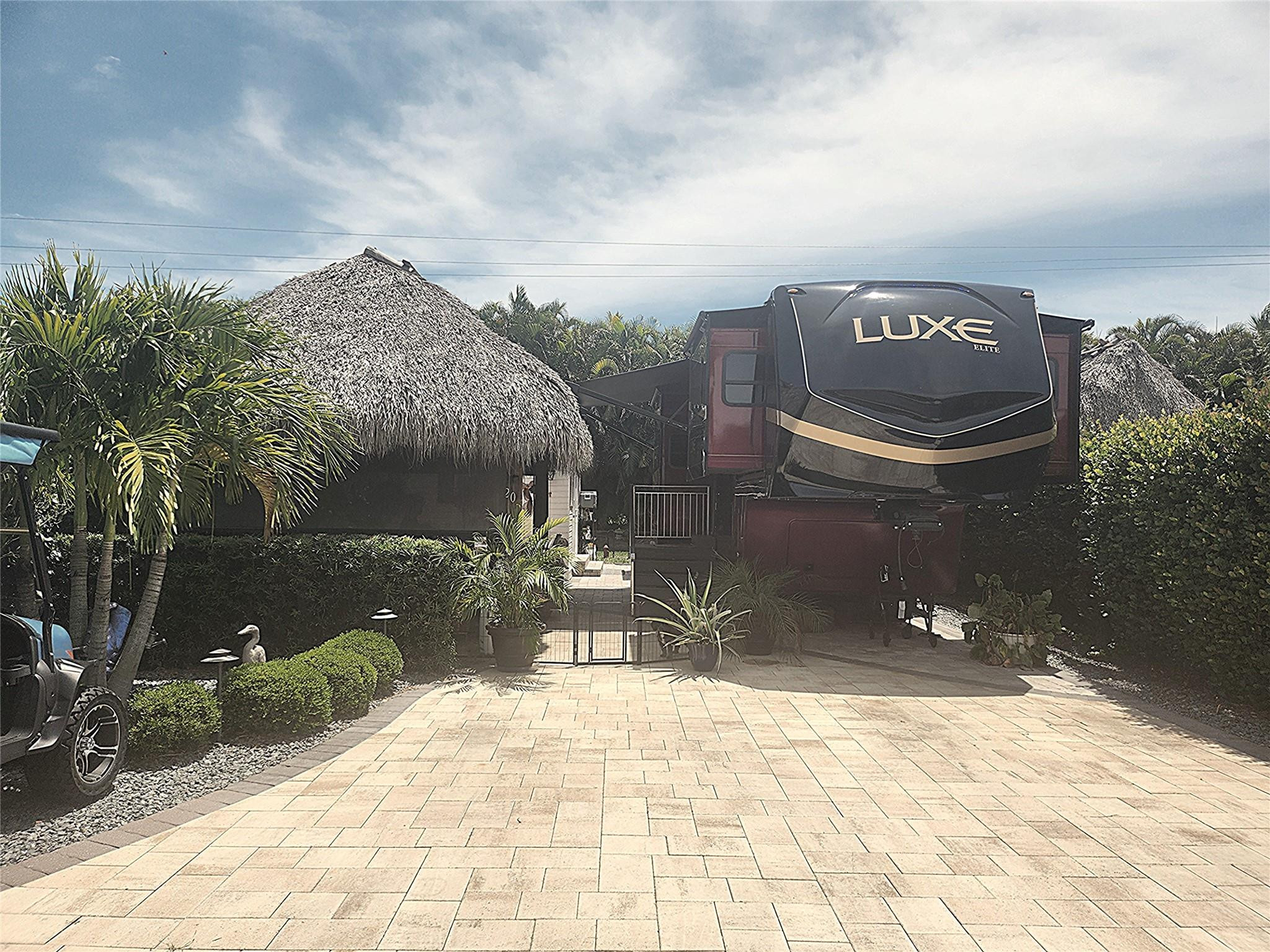 622 SW 42nd Cove