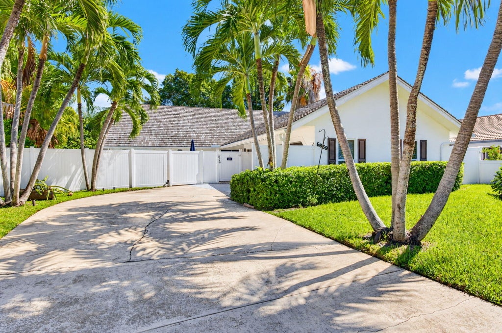 Photo of 6869 Terra Tranquila Drive, Boca Raton, FL 33433 (MLS # B26089387)