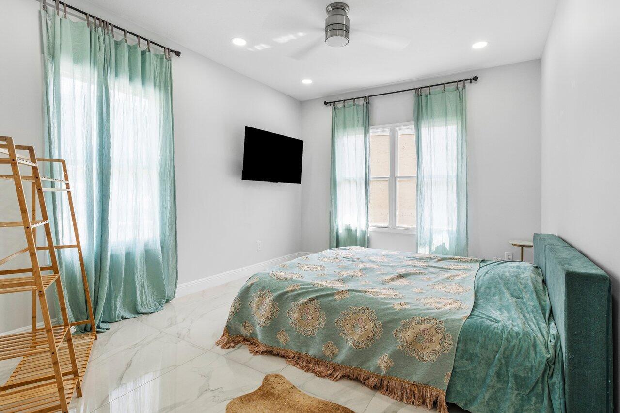 BOCA POINTE - Residential