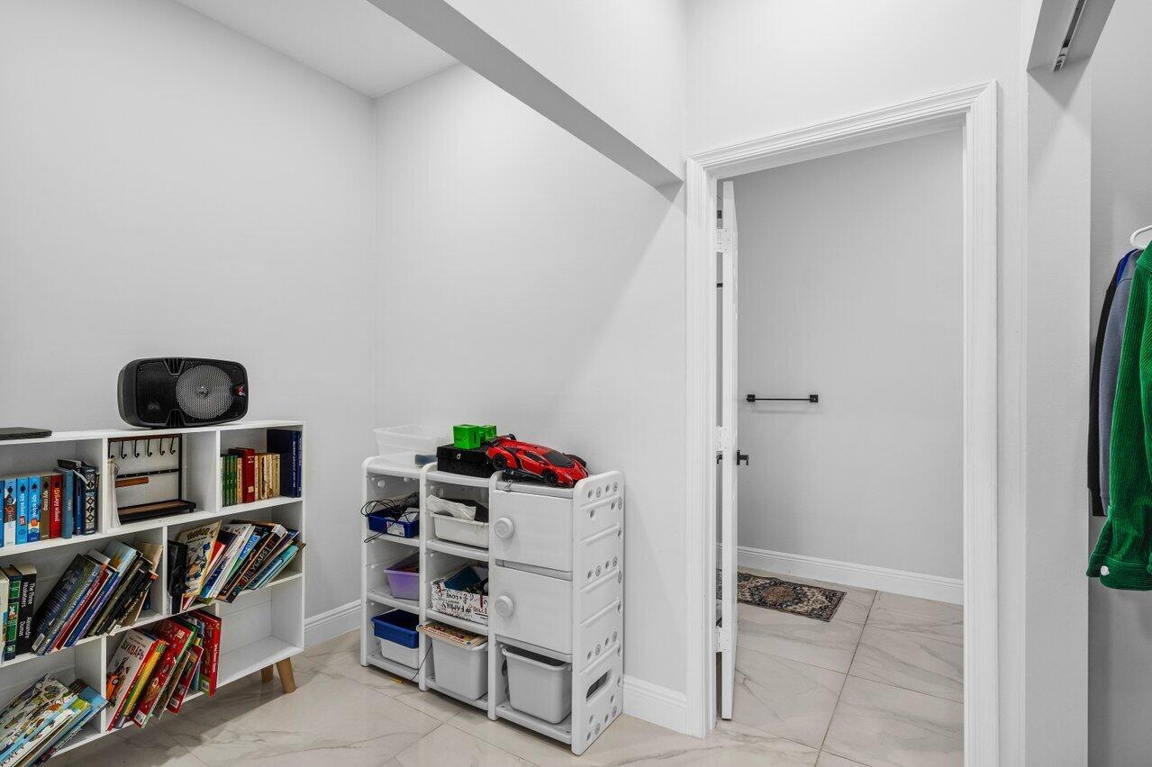 BOCA POINTE - Residential