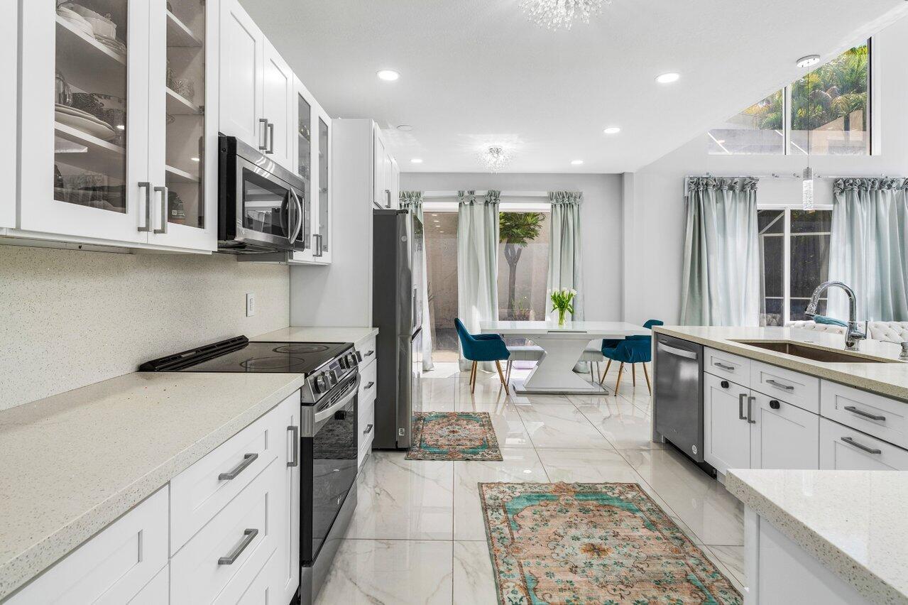 BOCA POINTE - Residential