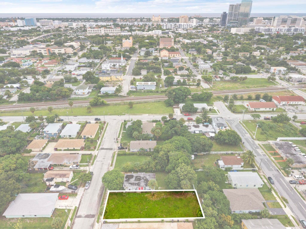 Photo of 1120 9TH Street, West Palm Beach, FL 33401 (MLS # B26080701)