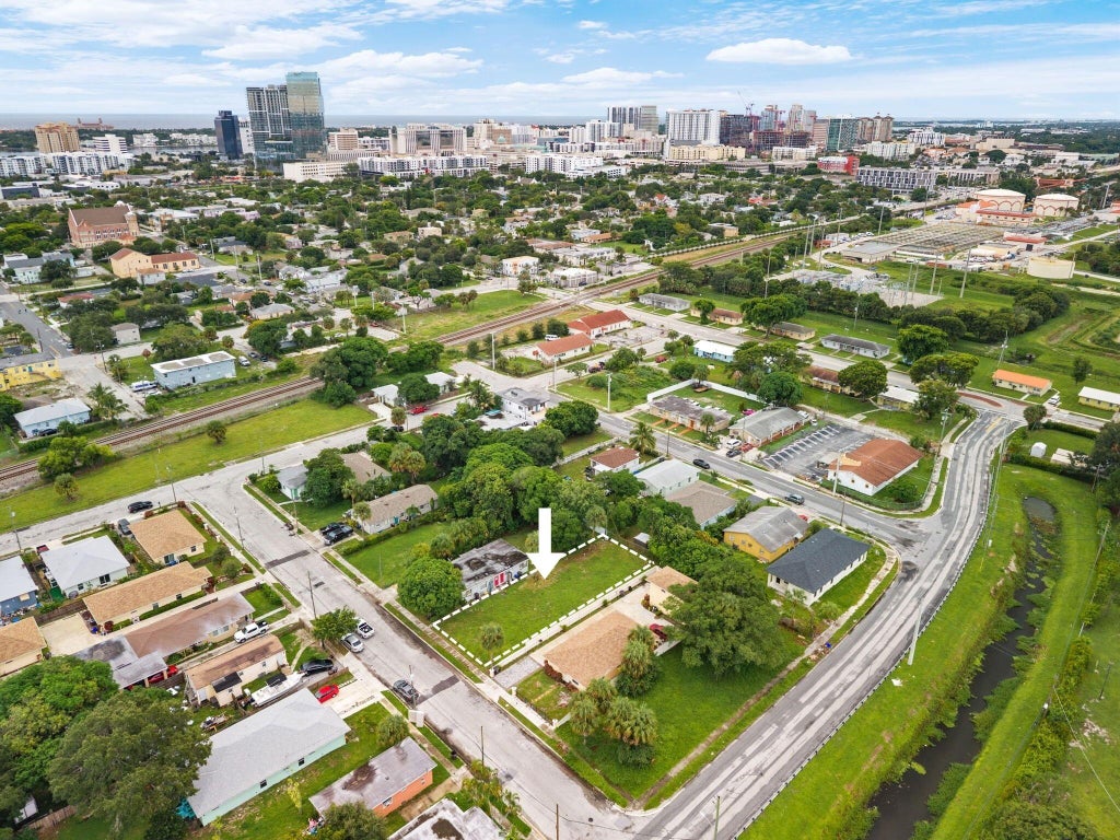 Photo of 1120 9TH Street, West Palm Beach, FL 33401 (MLS # B26080701)