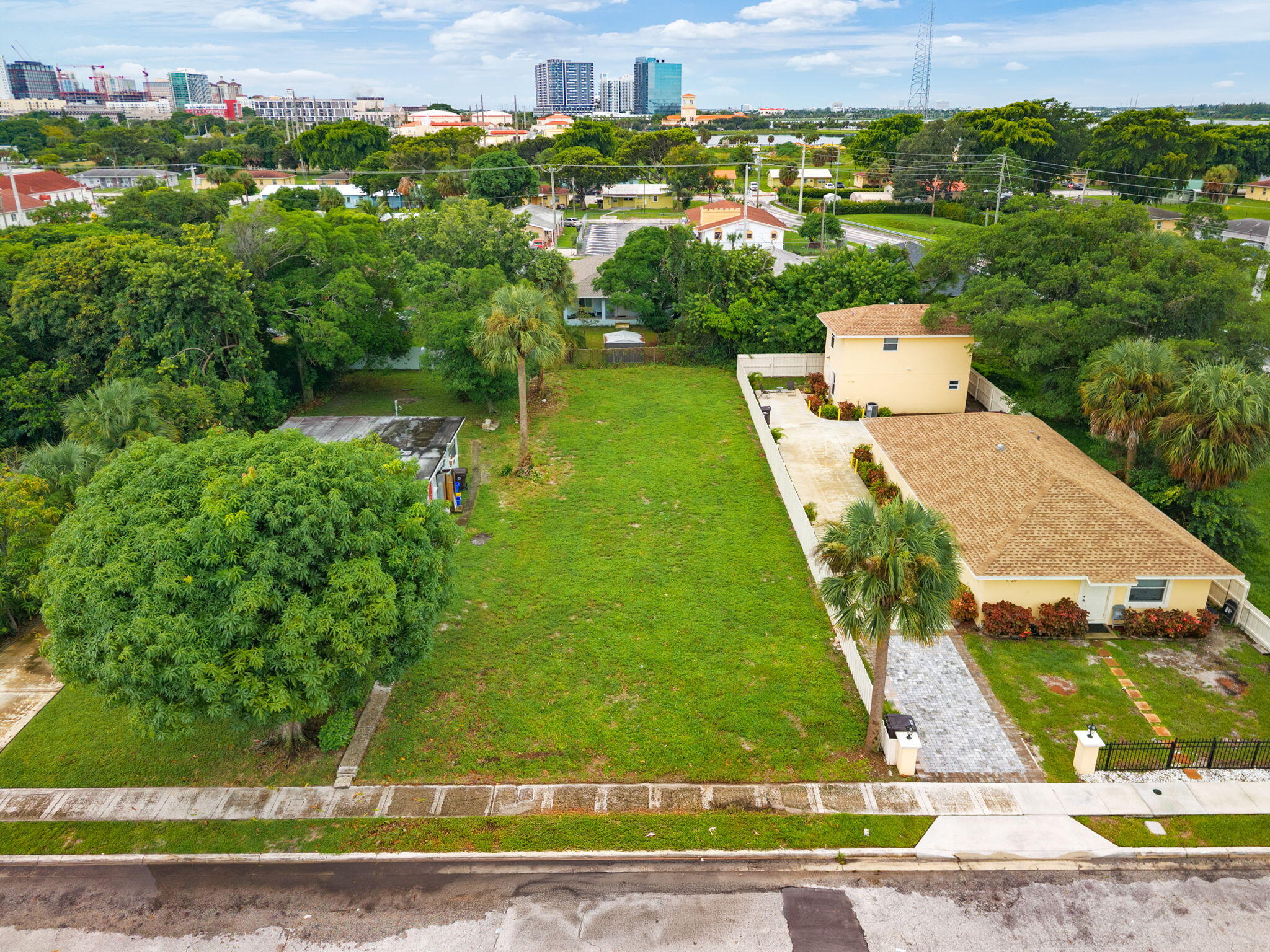 View photos, virtual tours, details... 1120 9TH Street