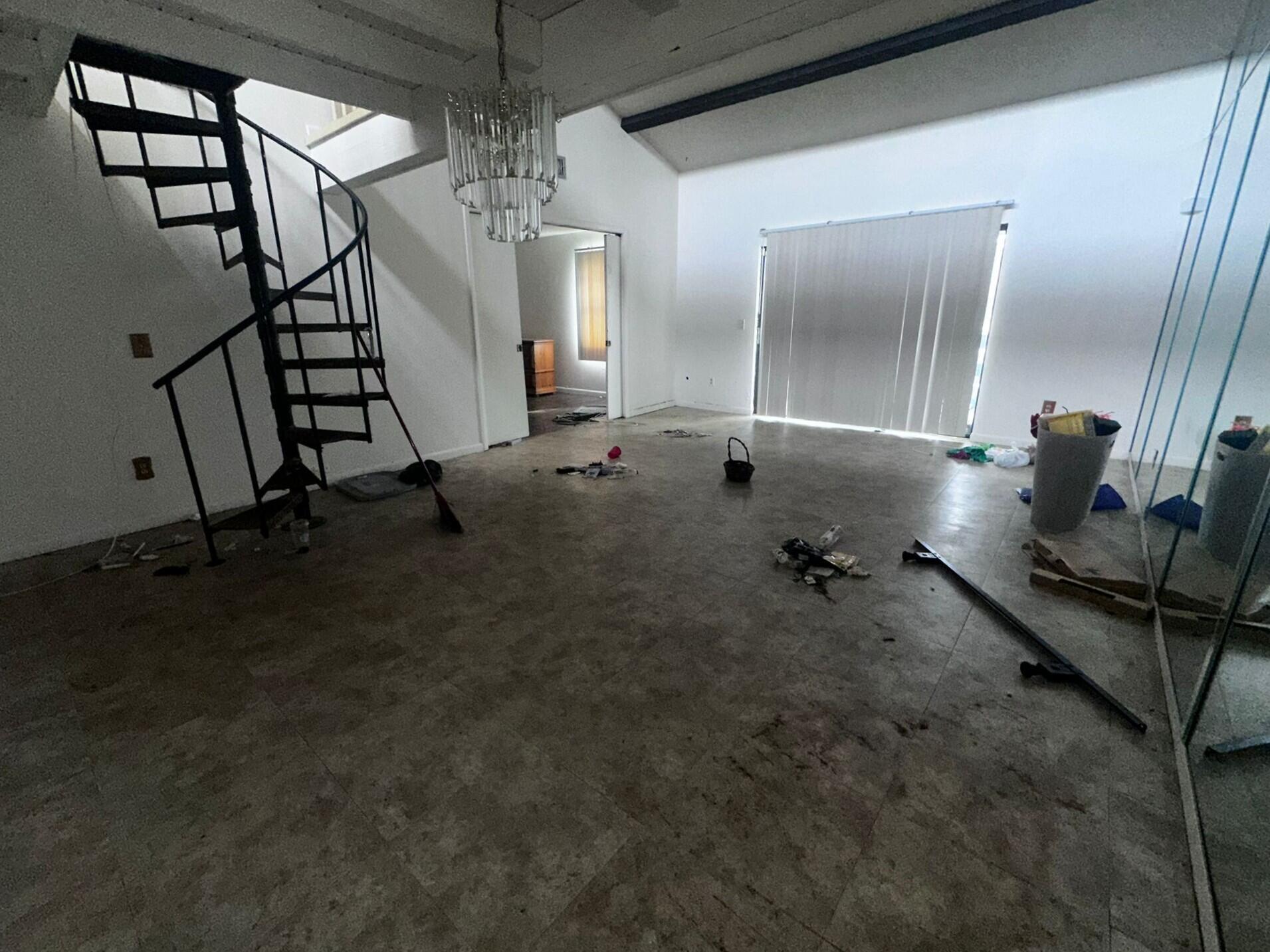 2502 Lakeview Circle, Royal Palm Beach, FL, 33411/$239,900 2 2502 Lakeview Circle
