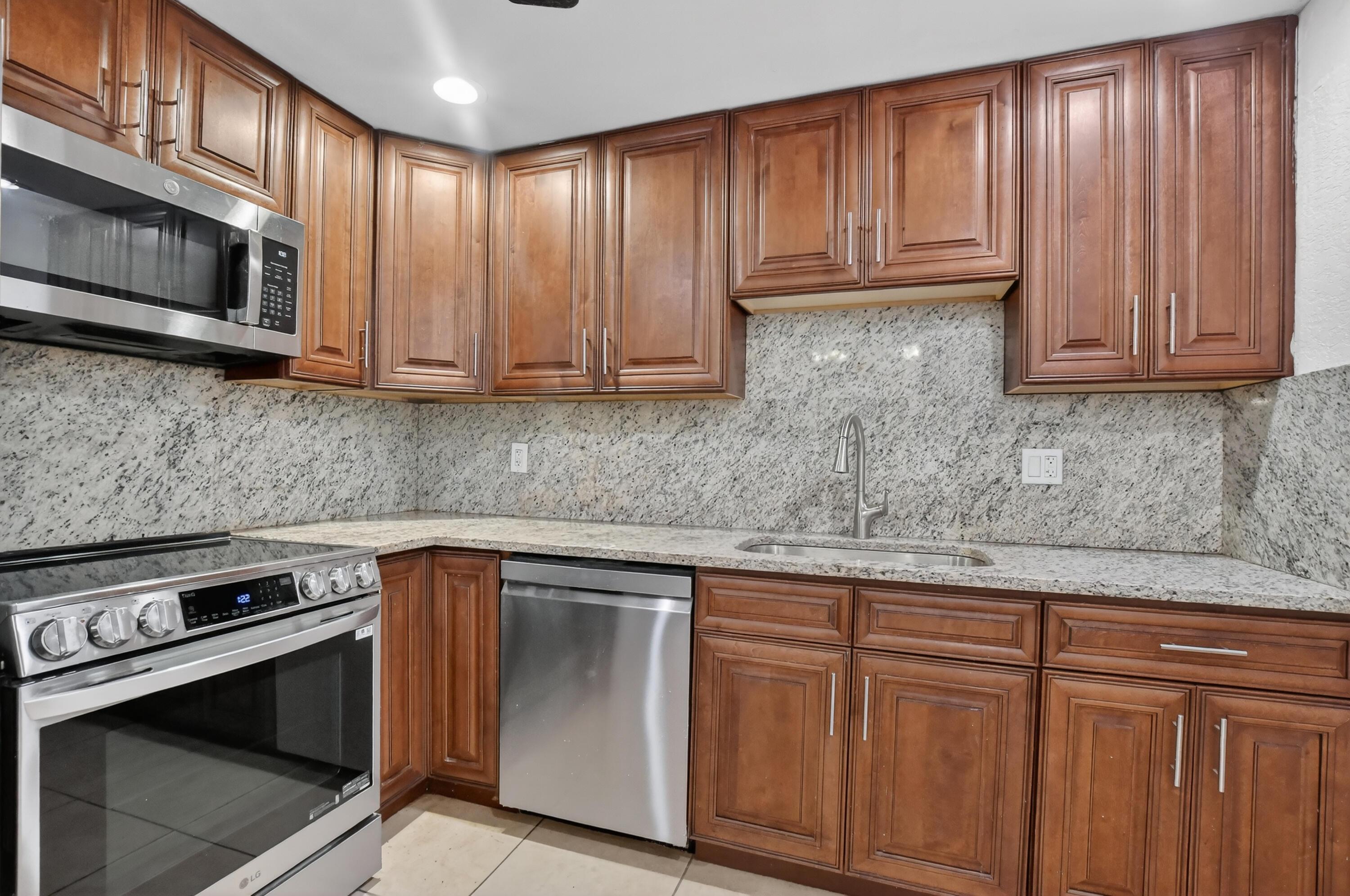 SPANISH OAKS CONDO - Residential