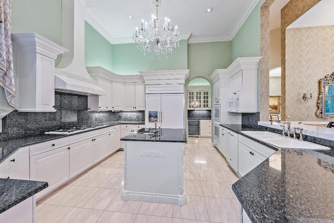 IBIS GOLF AND COUNTRY CLUB - HERONGATE - Residential