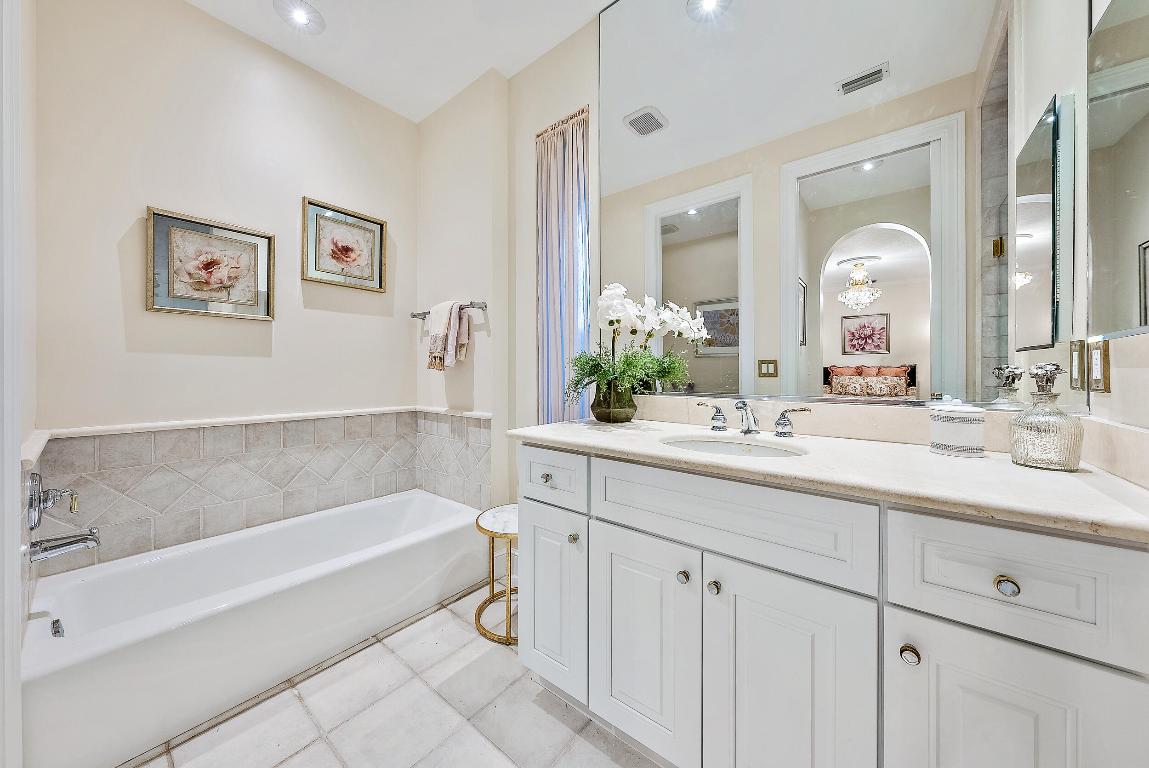 IBIS GOLF AND COUNTRY CLUB - HERONGATE - Residential