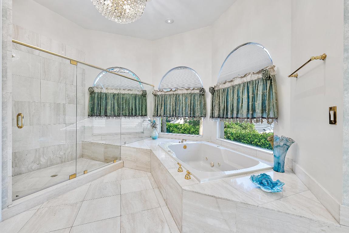 IBIS GOLF AND COUNTRY CLUB - HERONGATE - Residential