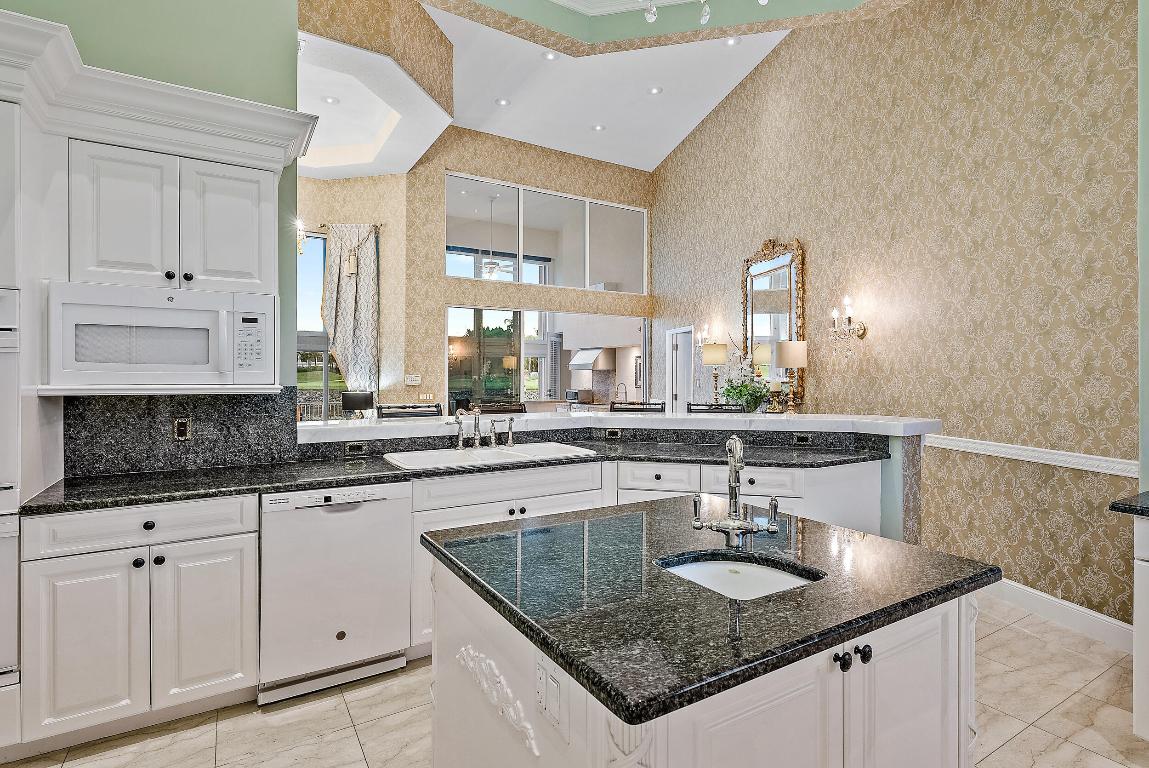 IBIS GOLF AND COUNTRY CLUB - HERONGATE - Residential